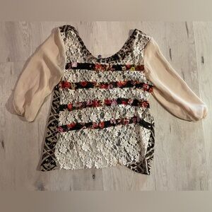 BKE Boutique Top size small